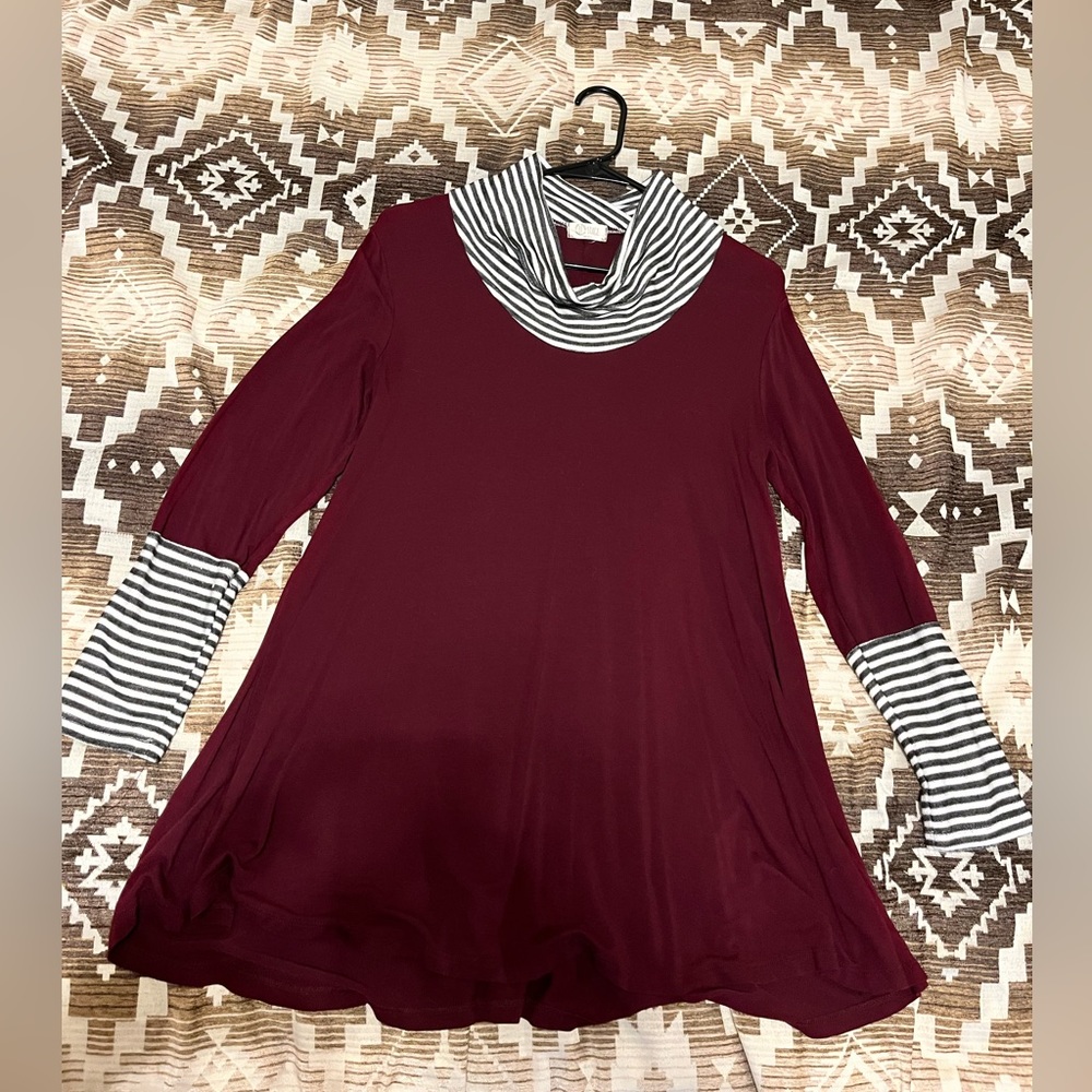 Maroon flowy shirt